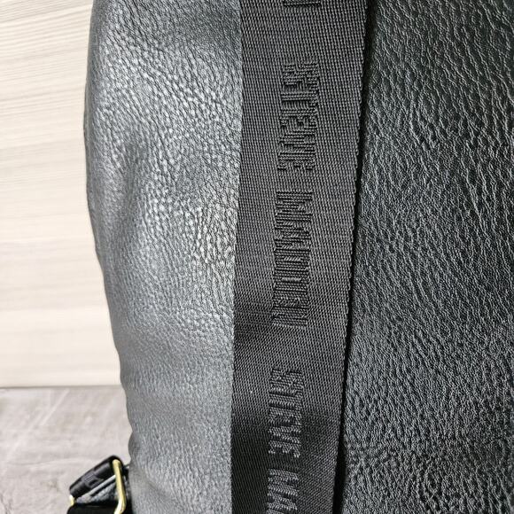 Steve Madden Black Backpack Bag Gold Zippers Logo Gym City Minimalist FLAWS - Picture 9 of 16